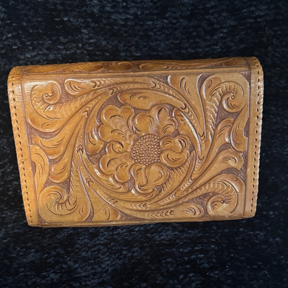 Embossed Leather Wallet with Floral Design - Picture 3 of 9